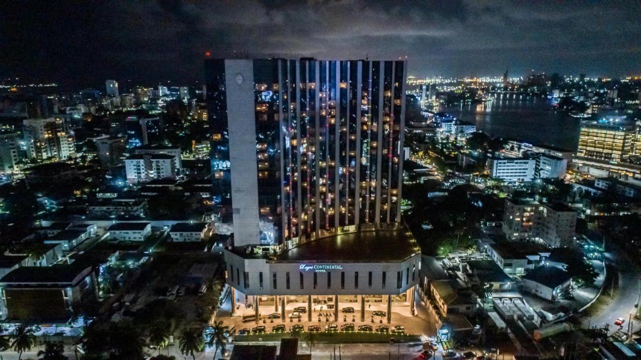 Lagos Continental Hotel Exterior foto Aerial view of the building at night