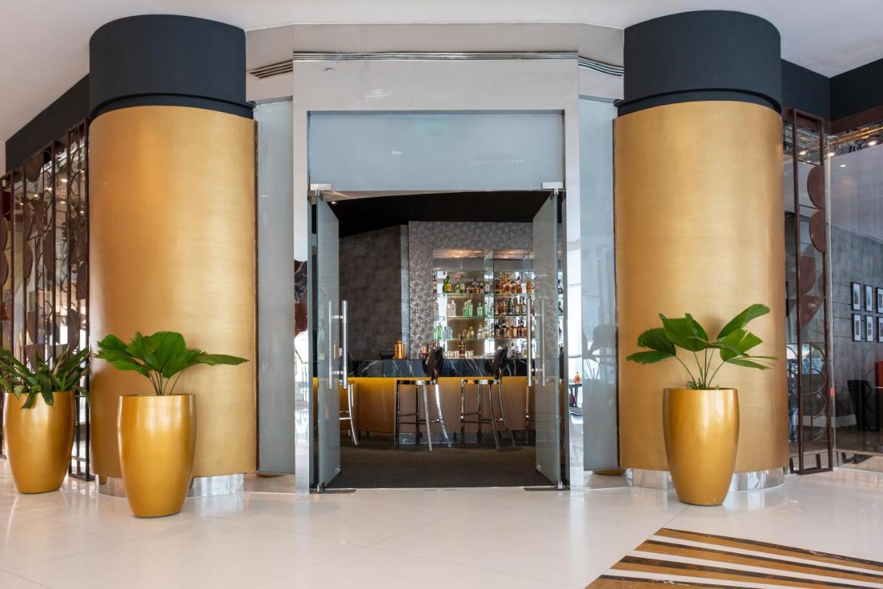 Lagos Continental Hotel Exterior foto The lobby of the hotel