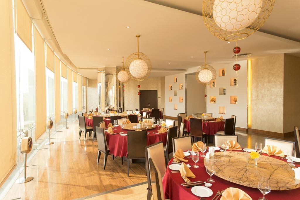 Lagos Continental Hotel Exterior foto The restaurant